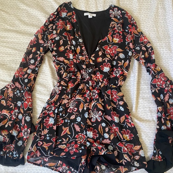 Floral Romper - Picture 1 of 4